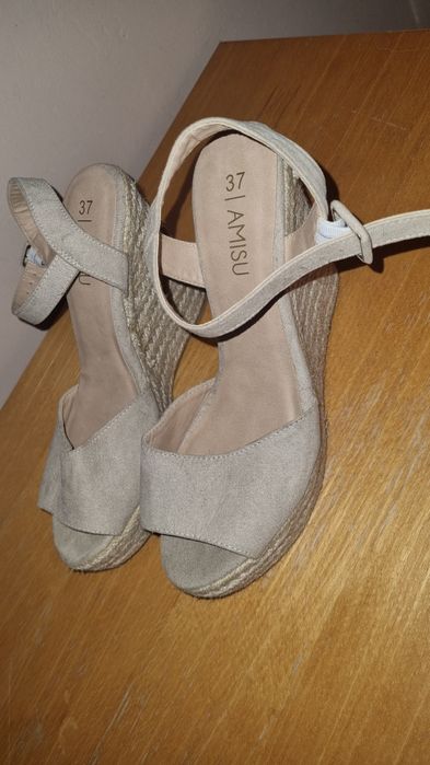 Sandale noi  nr 37
