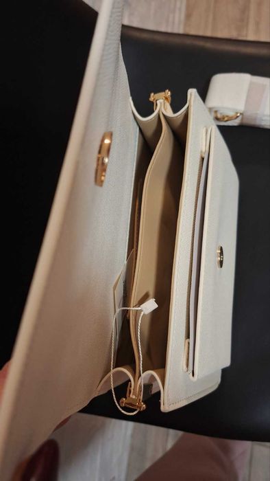 Чанта през рамо бяла