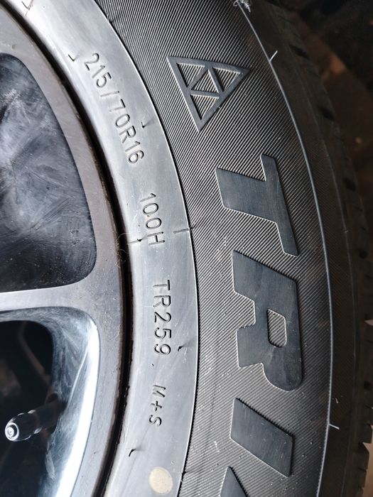 Продам летнюю резину с дисками от Рено Дастер