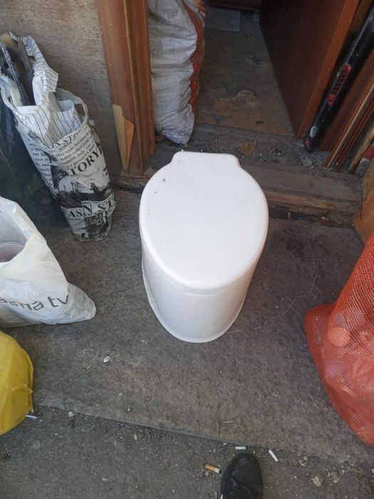 Новый  био туалет  унитаз