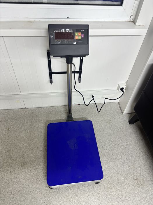 Напольные весы новый