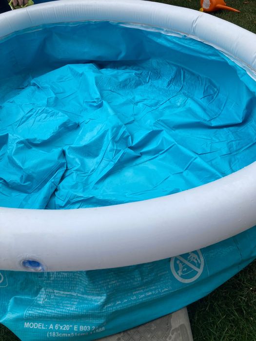 Vând piscină cu pompă