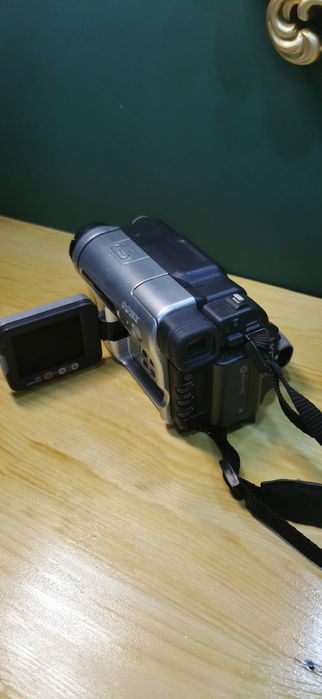 Продам видио камеру Sony