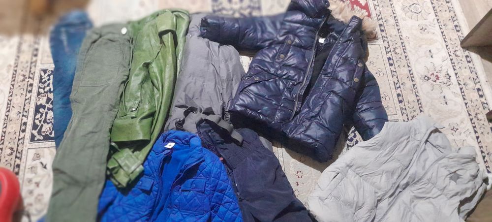 Отдам даром вещи и обувь