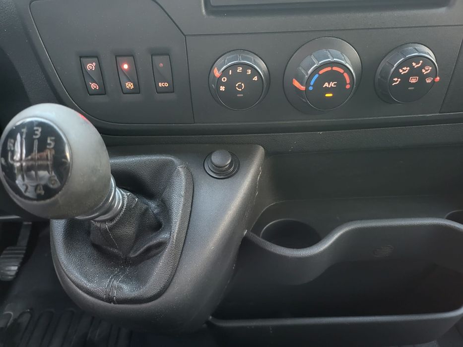 Renault Master 2. 3 dCi, 135 к. с. , 2018 г. хладилен бус