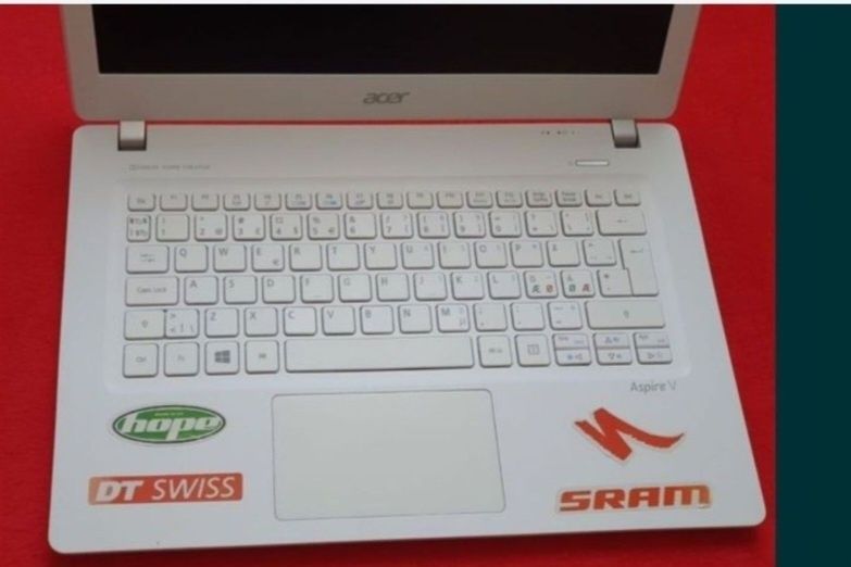 Laptop  Acer  14",baterie excelenta