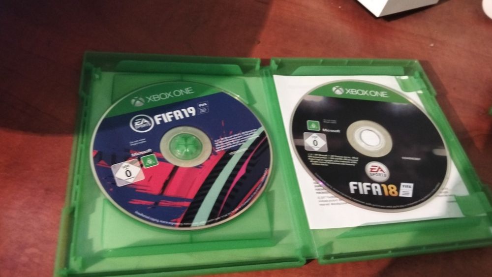 Vând jocuri Xbox one s .. FIFA 19 și 18 .f 2017.fifa 16.fifa 20
