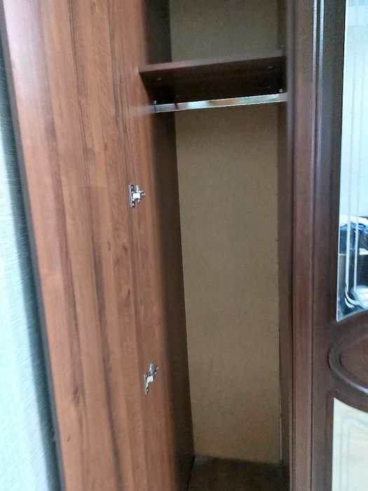 Спальный гарнитур,телевизор