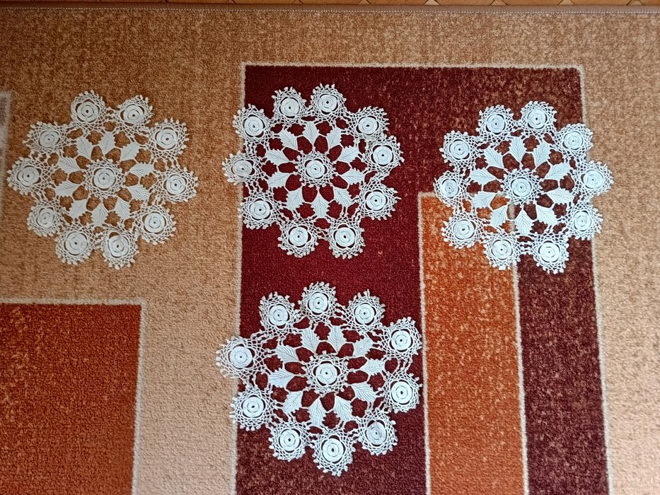 Продавам ръчни плетива и декорирани възглавници