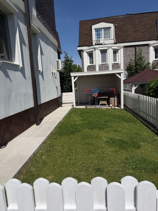 Casă de vânzare în Complexul Rezidențial „London House” – confort, liniște și intimitate.Persoana Privata