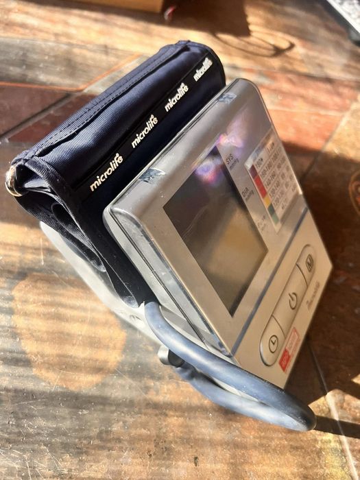 Microlife  AG Basic апарат за кръвно налягане