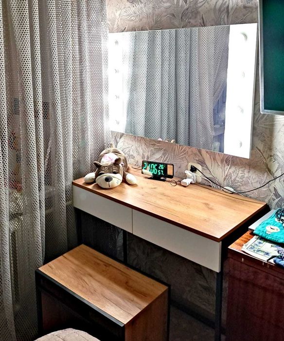 Зеркало с лампами