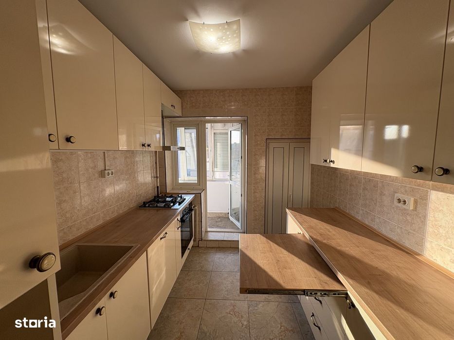 Apartament 3 Camere + Garaj la Parter