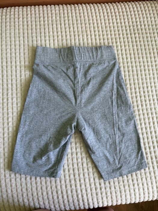 Продавам къс сив клин