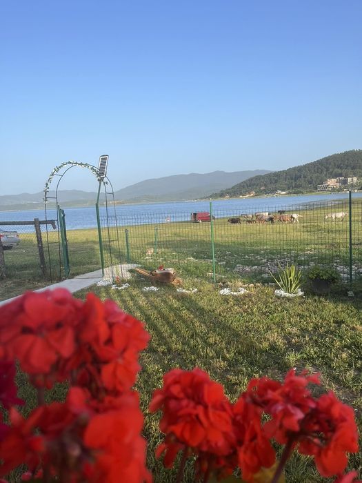 Къща за гости на брега на язовир Батак .Тишината от която имате нужда