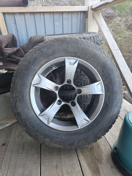 Продам диски с резиной комплект