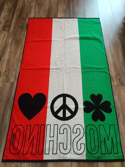Плажни хавлии на Moschino
