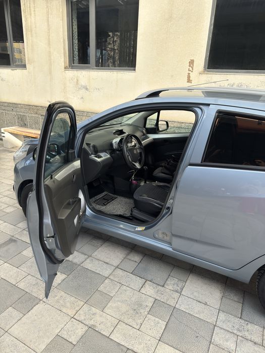 Автомобиль Спарк