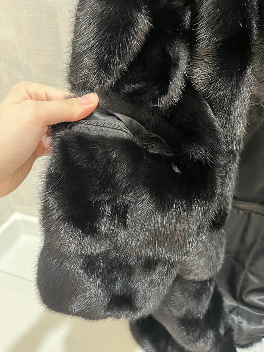 Продаётся норкавая шуба