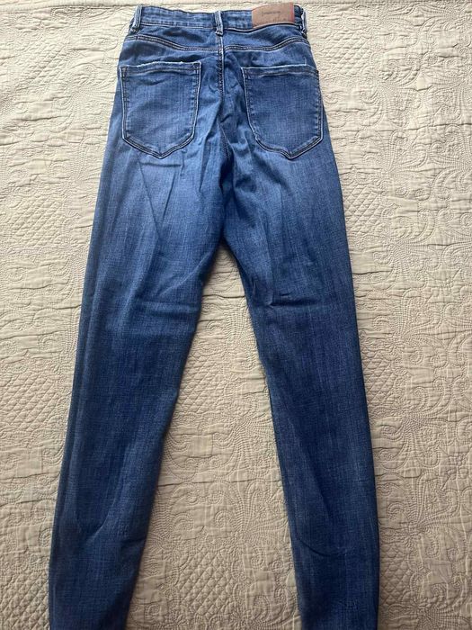 Тъмно сини дънки Stradivarius с висока талия