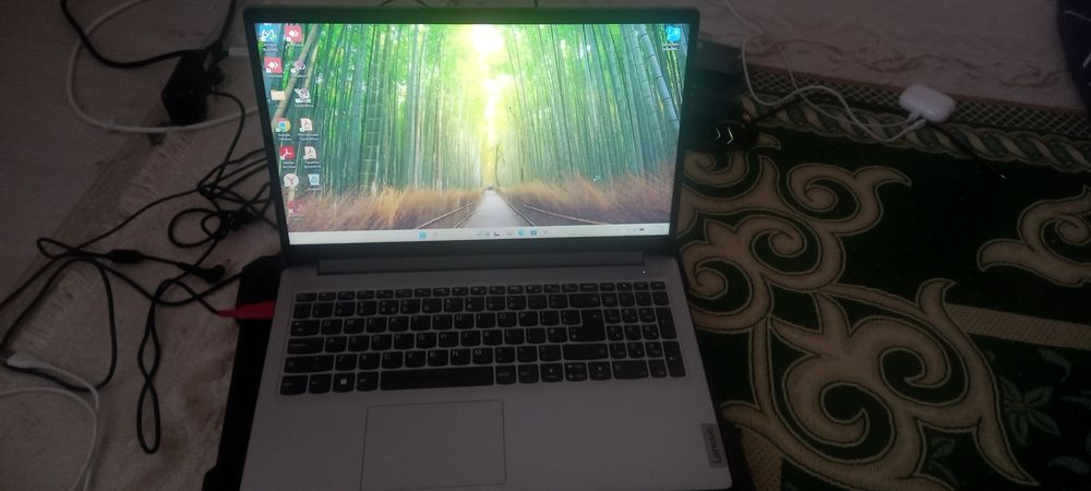 Lenovo ideapad 1