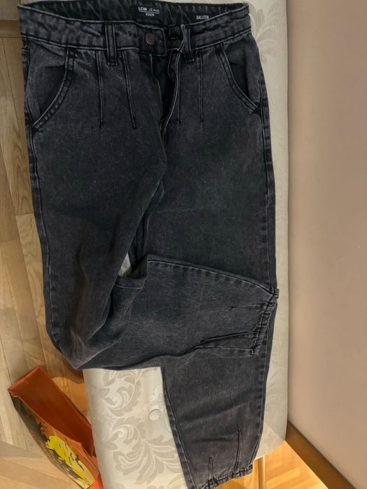 Черни дънки тип балон