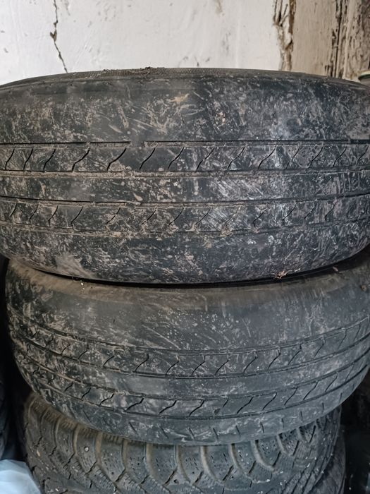 Продам летнию резину Максим.