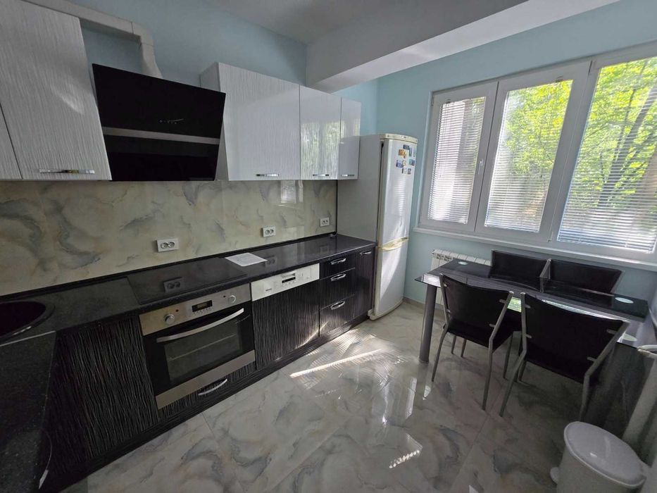 Дава се под наем Тристаен апартамент в София, Гео Милев - 85 кв.м за 760 € - Снимка #1