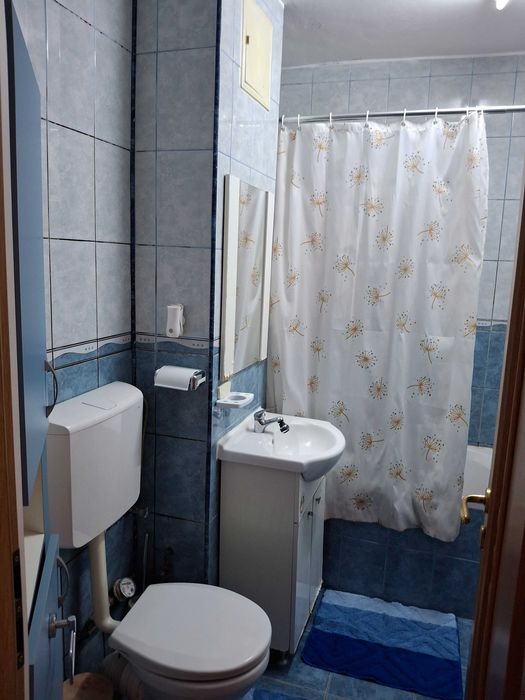 Închiriez apartament 2 camere Valea Aurie Sibiu, mobilat, lift, centrală proprie
