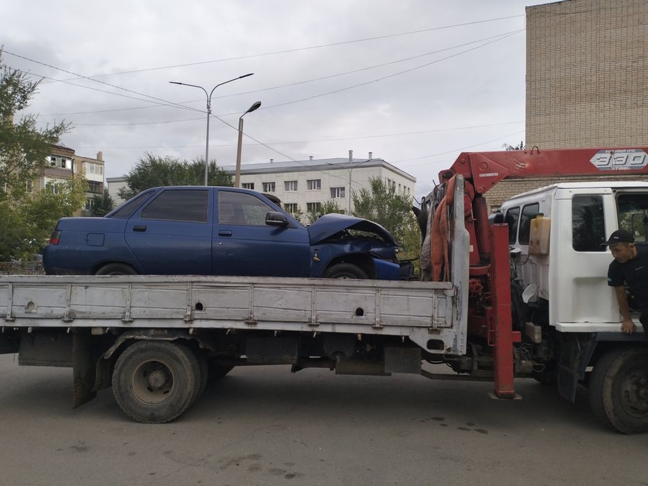 Продам машину по запчастям