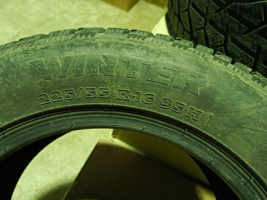 Шины в отличном состоянии 225/55/16