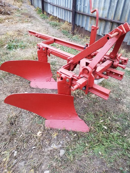 Плуг сельхоз  ПТ-2.