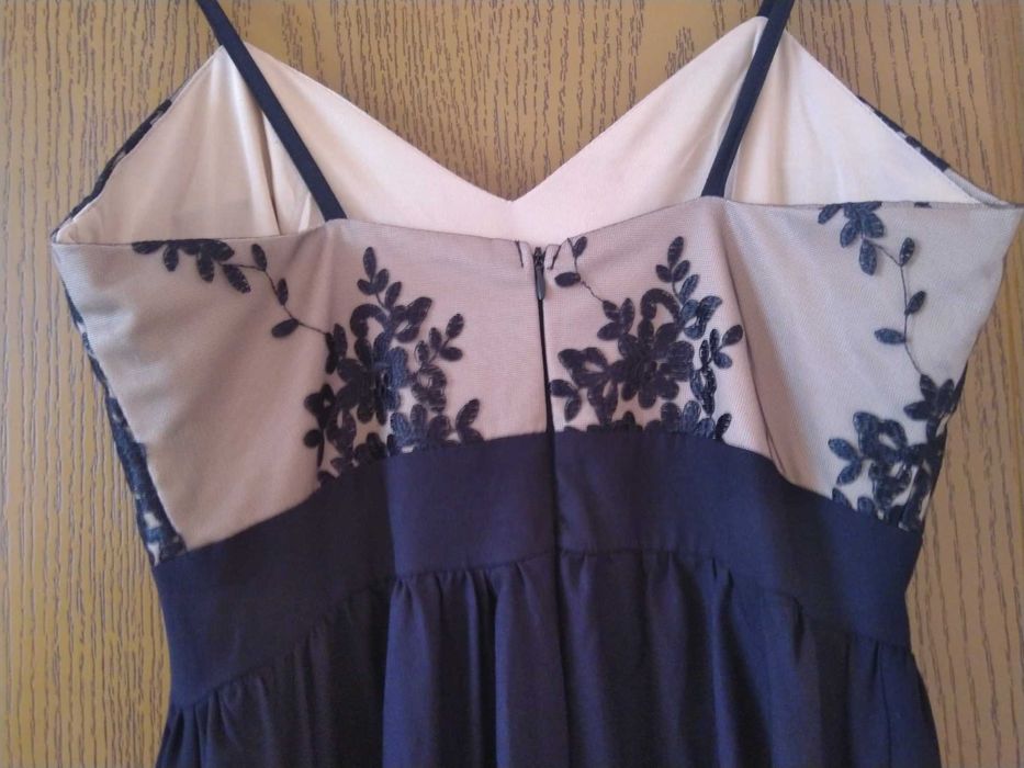 Дамска рокля за повод