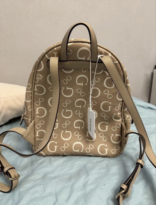 Рюкзак GUESS новый