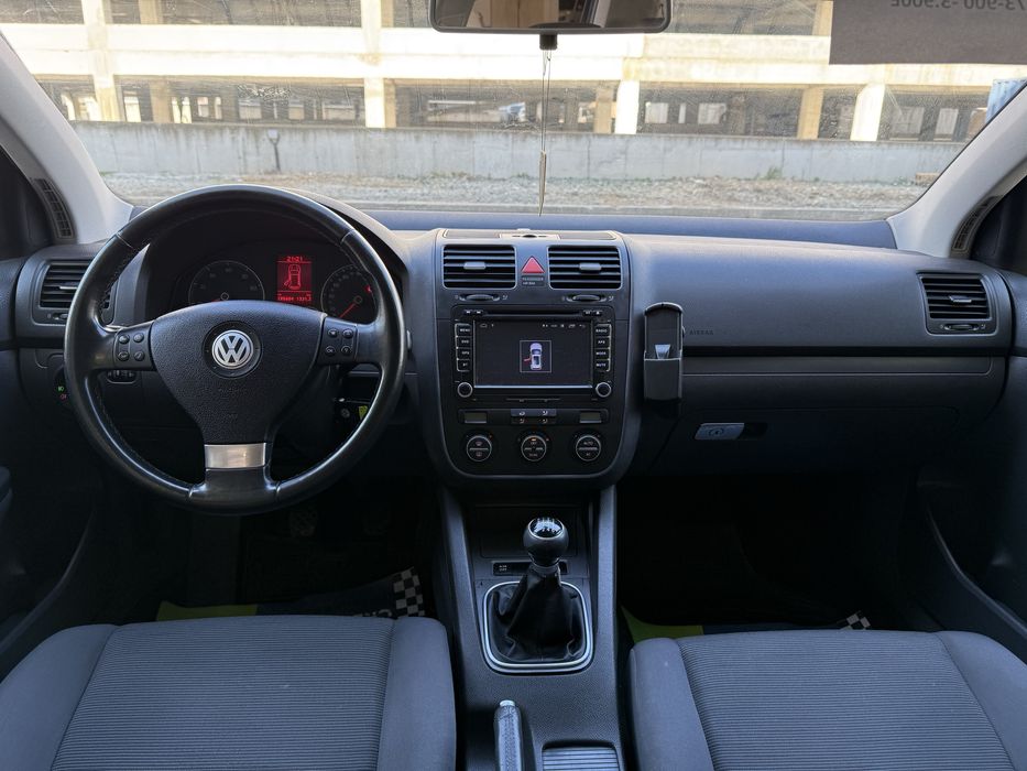 Volkswagen Golf 5•2008•1.6 Benzina•Rate la parc•Variante•Finantare