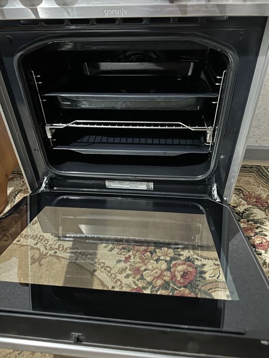 Продается эл.плита с духовкой