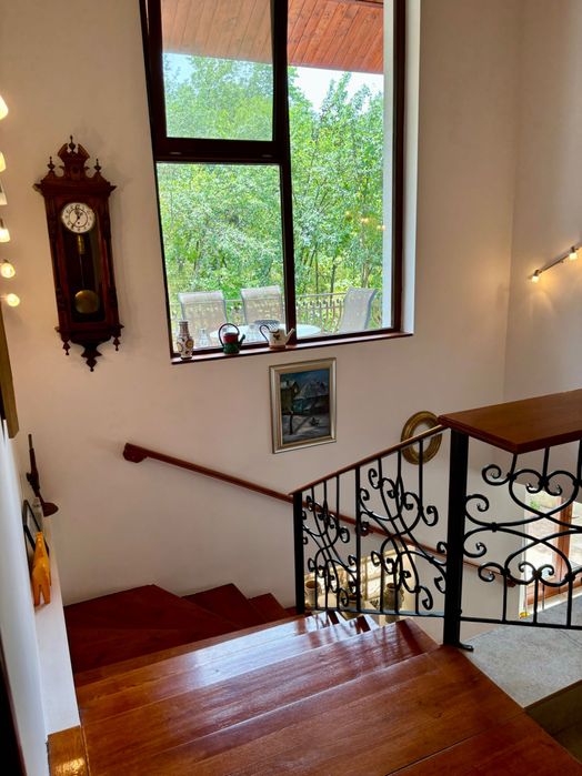 Casă 500 mp cu teren 1 hectar și piscină 100 mp – Ghioroc, jud. Arad