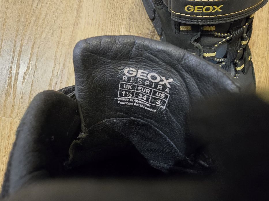 Ghete Geox baiat
