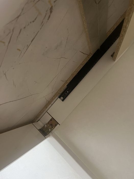 Стол для кухни белый