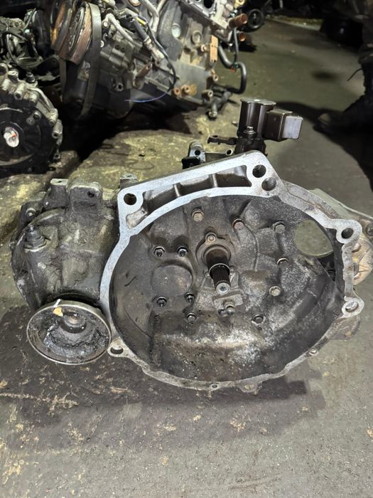 Коробка механика VW PASSAT B3 / B4