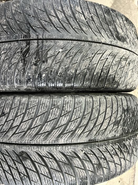 2бр зимни гуми 235-45-19