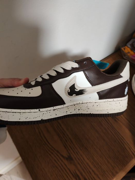 Adidasi noi de vânzare