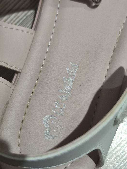 Sandale roz cu alb LC Waikiki
