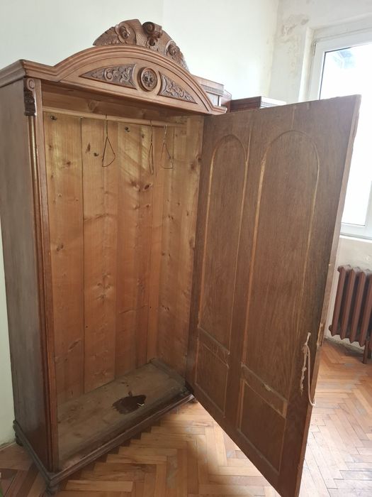 Бароков гардероб и скрин от масивно дърво – рустик стил