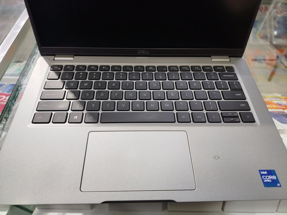 Dell почти нови ноутбук