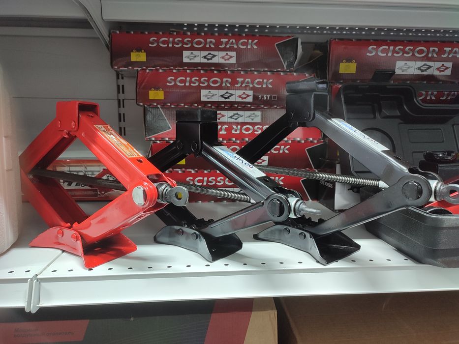 Домкраты , широкий ассортимент
