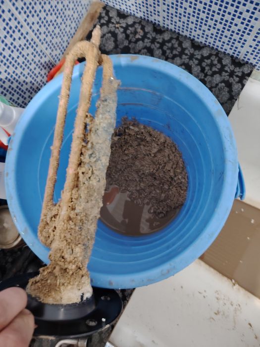 Ariston tozalash remont o'rnatish xizmatlari