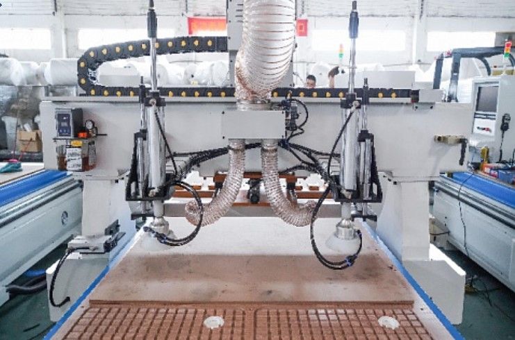 Фрезерный станок с ЧПУ JIYU CH1-12