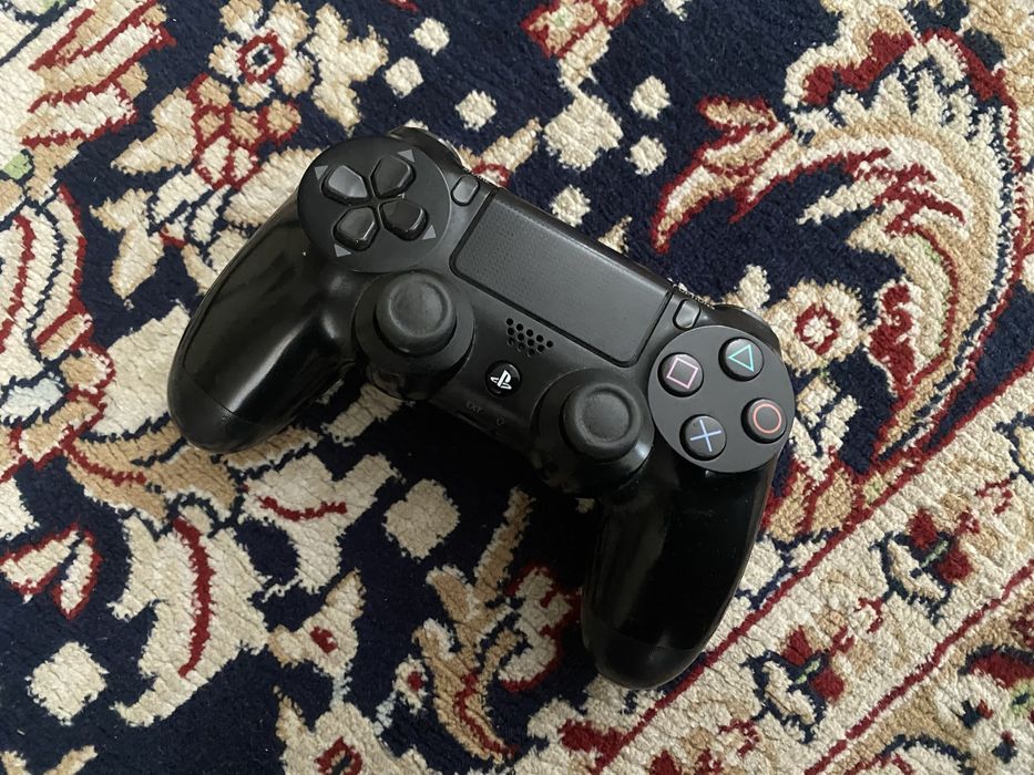 Playstation 4 128 gb оригинал торг есть