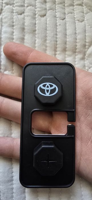 защитных накладок и креплений ограничителей дверей автомобилей Toyota